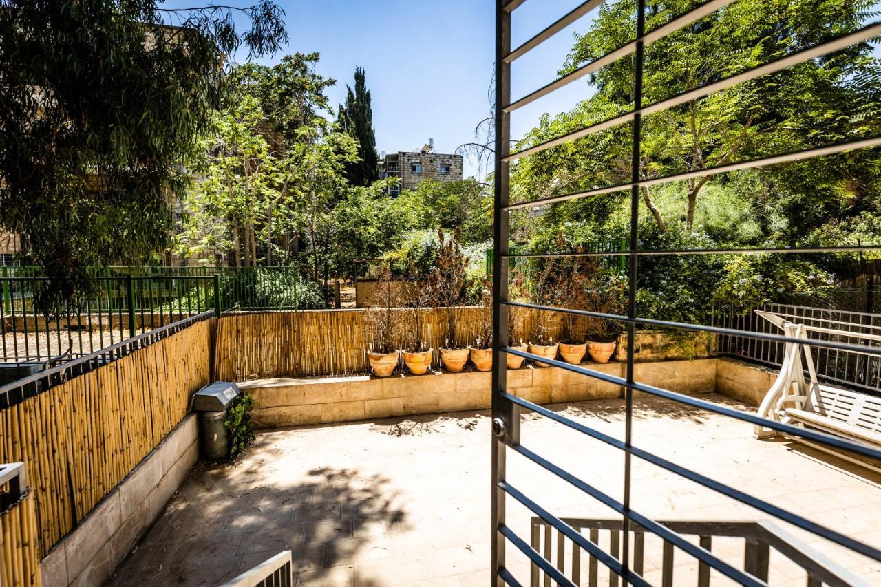 Central On Hapalmach- 3-Bdr Apartment Jerusalem Exterior photo